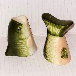 Fish head and tail salt and pepper shakers